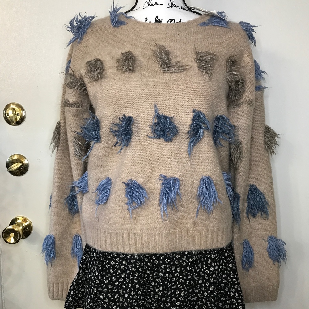 THML  New sweater
